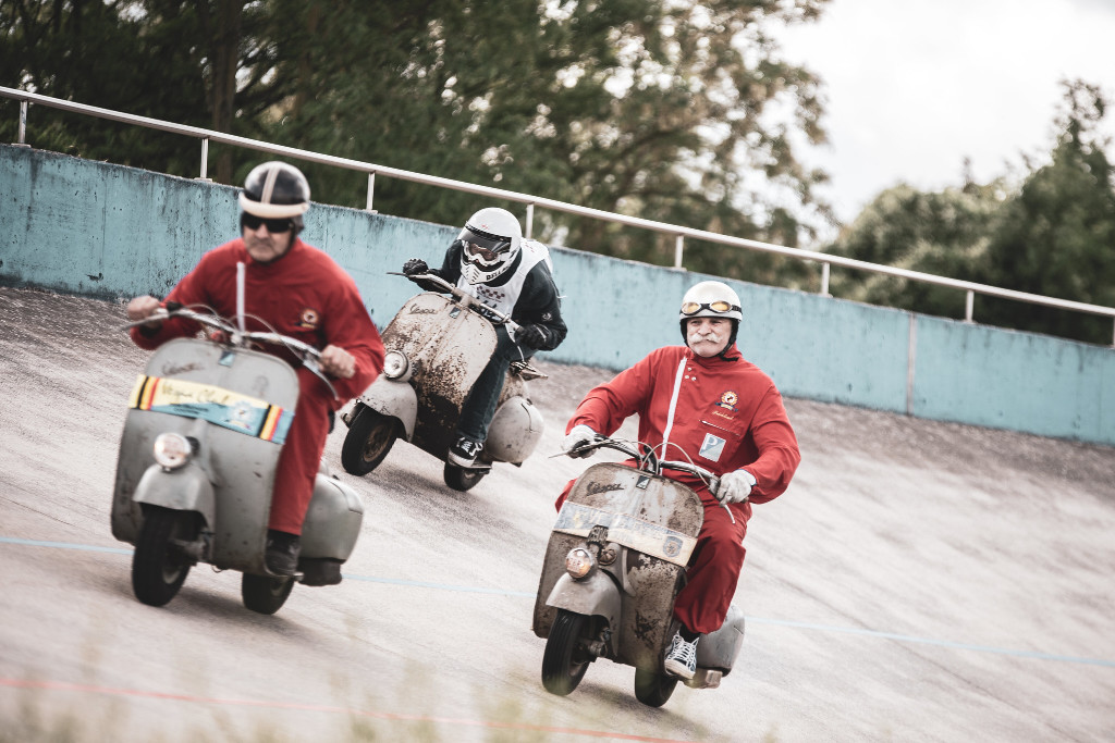 Spectacular Vespa Cement Track Race in Darmstadt