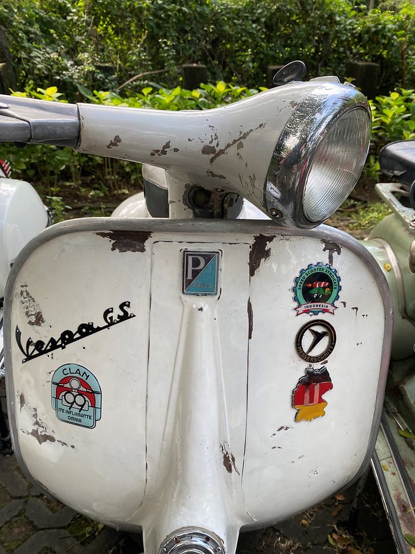 vespa badges