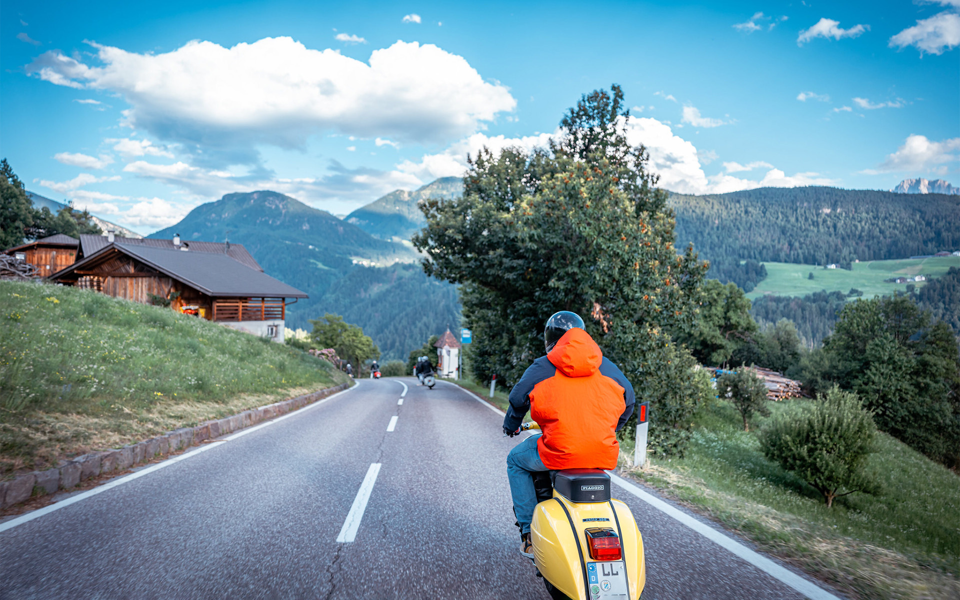 Mit der Vespa durchs Gebirge