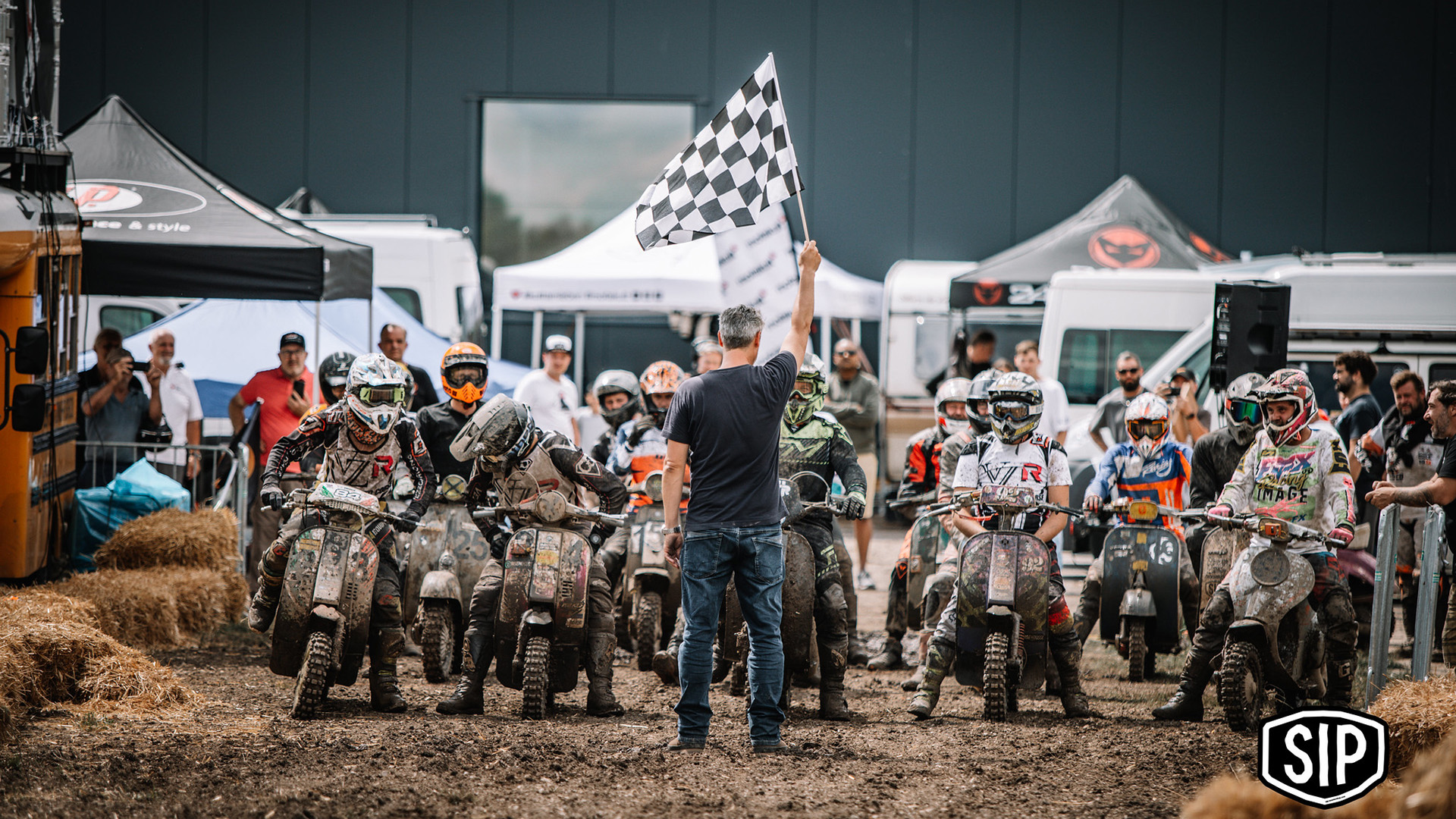 Matscho Karatscho #2 – the dirtiest vespa race in Germany