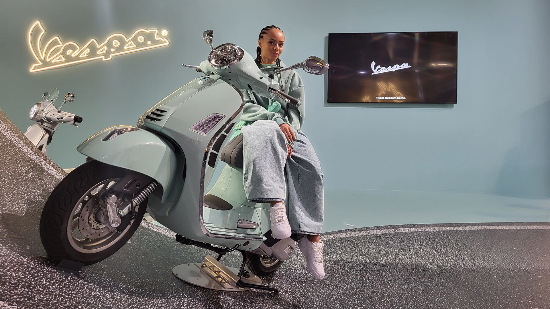 EICMA 2023: Vespa Primavera und Vespa Sprint im Rampenlicht