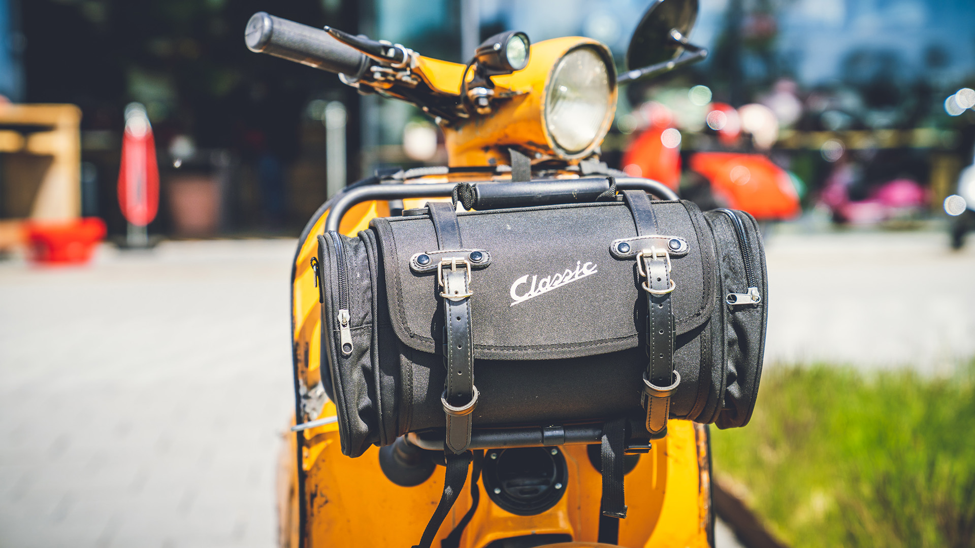 Taschen und Koffer für die Vespa – Reisen mit dem Roller