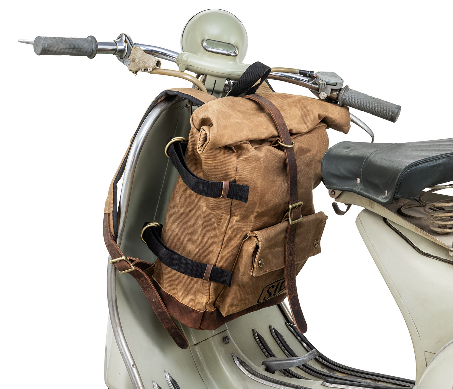 Bags and cases for the Vespa - travelling by scooter - VESPA MAG