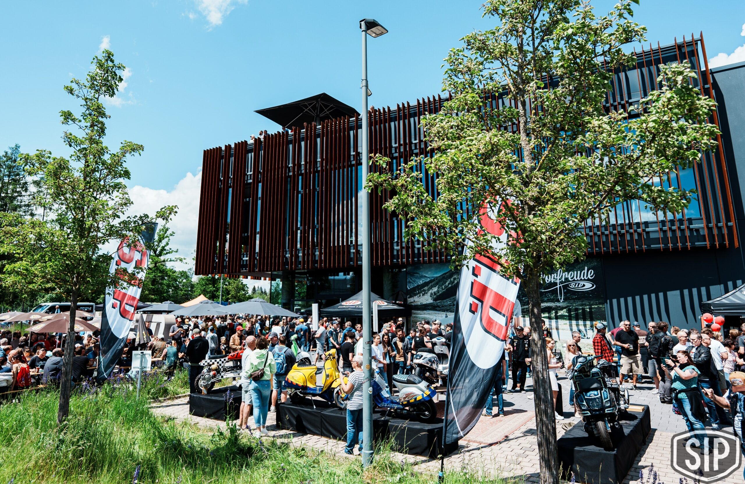 Sieben Gründe zum Feiern bei SIP Scootershop