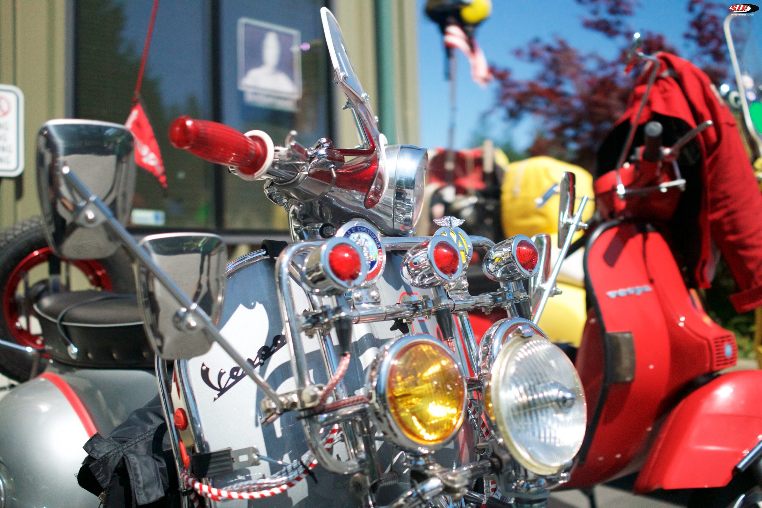 Vespa adventure on the US West Coast: stunning landscapes and iconic scenery